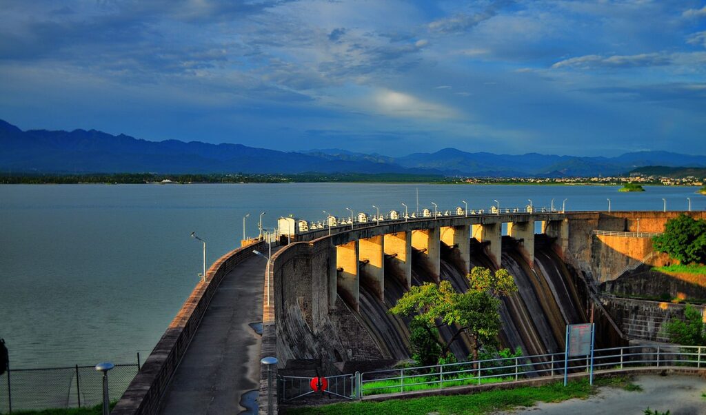 Water and shoreline at Rawal Lake